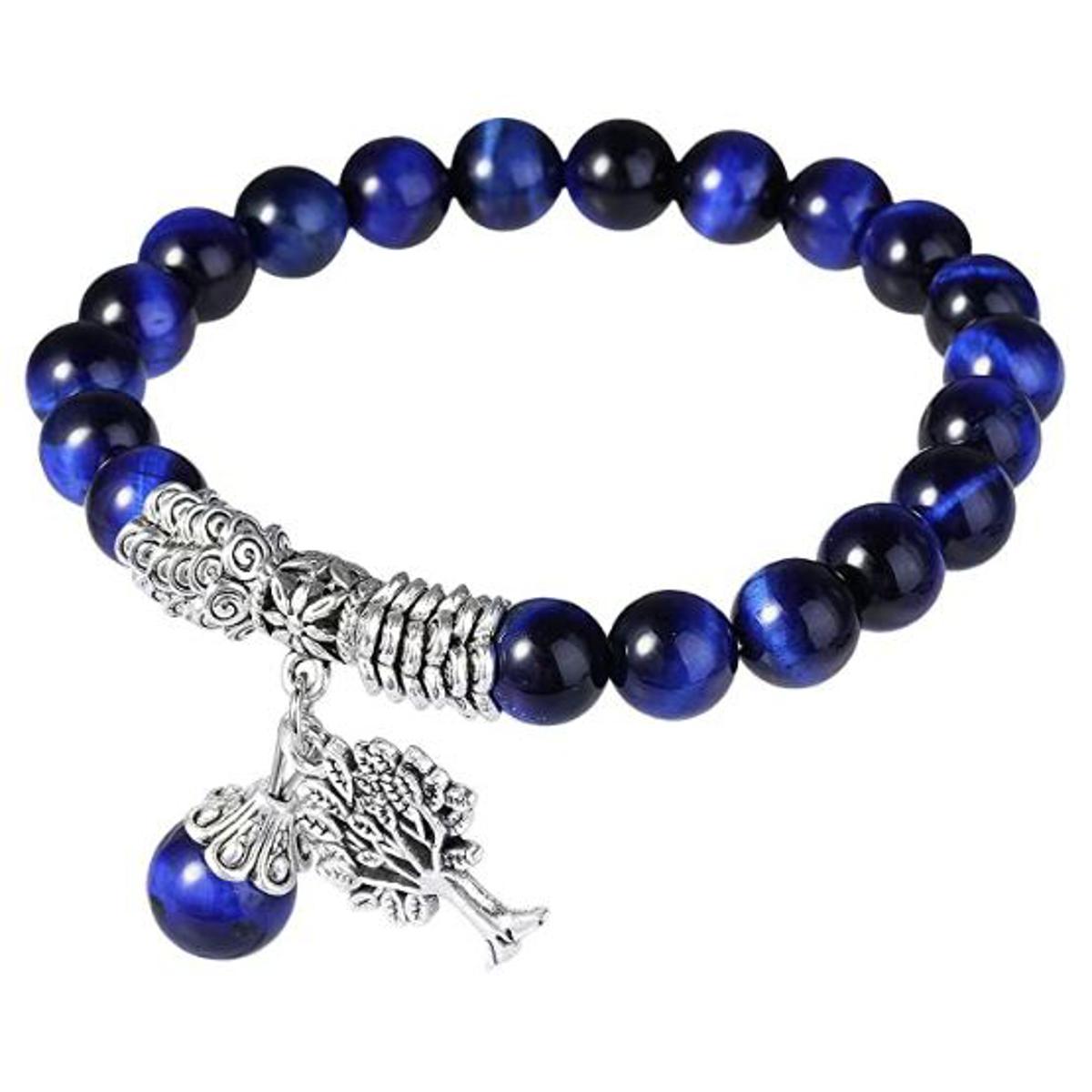 Charming bracelet of deep blue lapis lazuli stone will help you to activate your Third Eye chakra and fill your days full of mindfullness