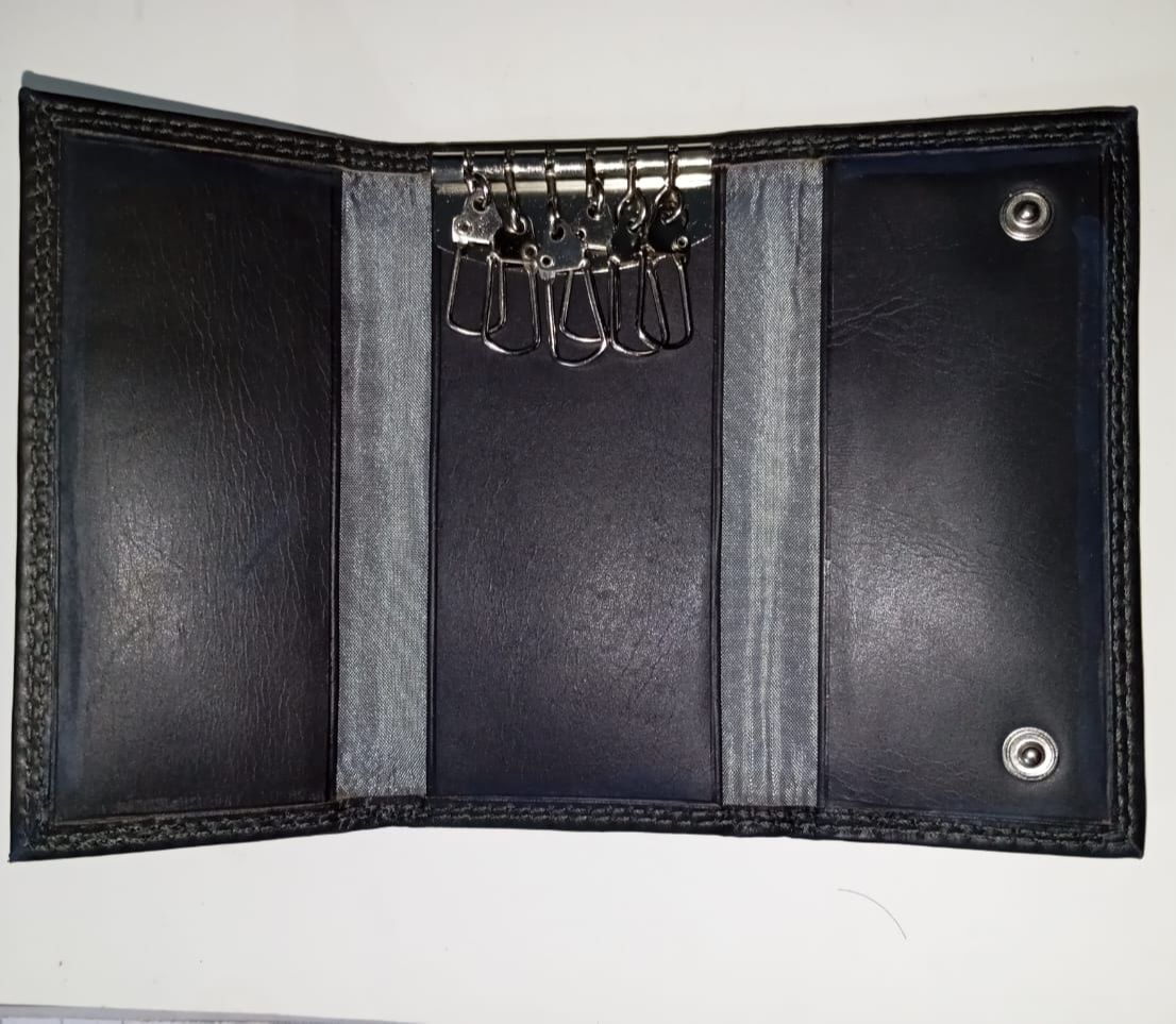 Premium Leather Key Holder Wallet with Key Ring – Compact Leather Key Case Organizer for Men & Women