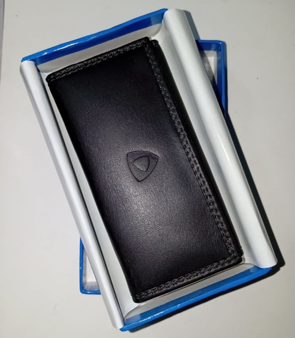 Premium Leather Key Holder Wallet with Key Ring – Compact Leather Key Case Organizer for Men & Women