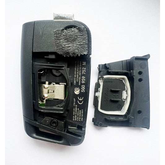 KEYECU Genuine OEM Flip Remote Key Fob – 3 Button 434MHz MQB for VW Golf 7 / Tiguan / Touran / Polo (5G0959752M / 5G0959752BA) HU162