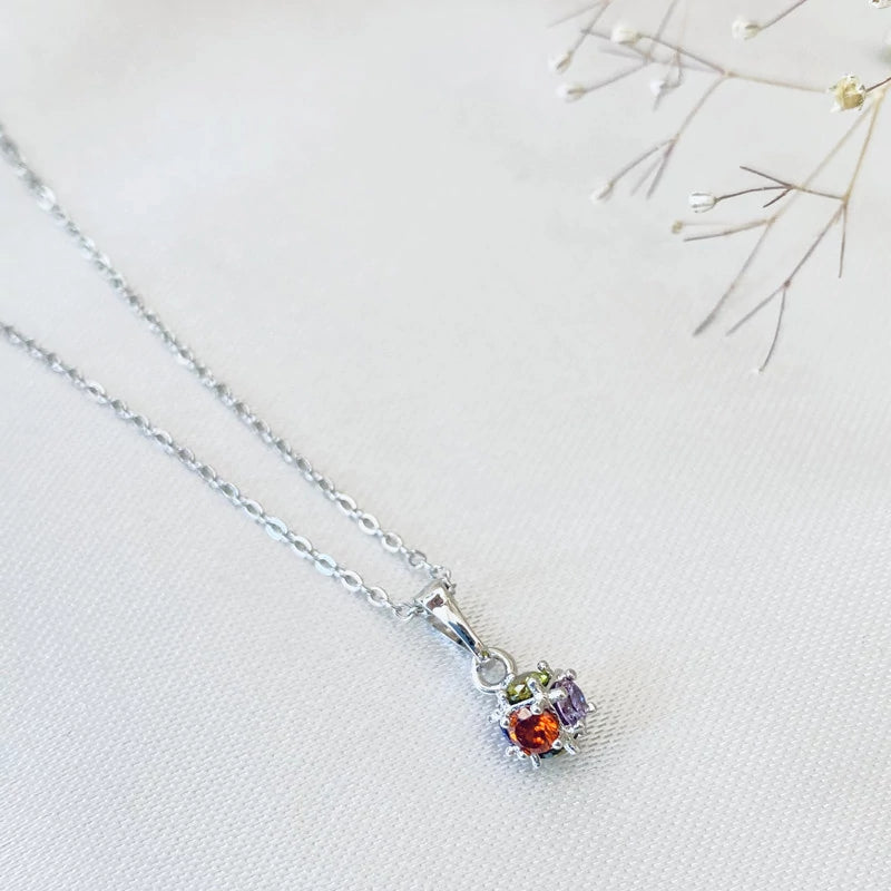 💎 Elegant Multicolor Gemstone Pendant Necklace – Timeless Beauty