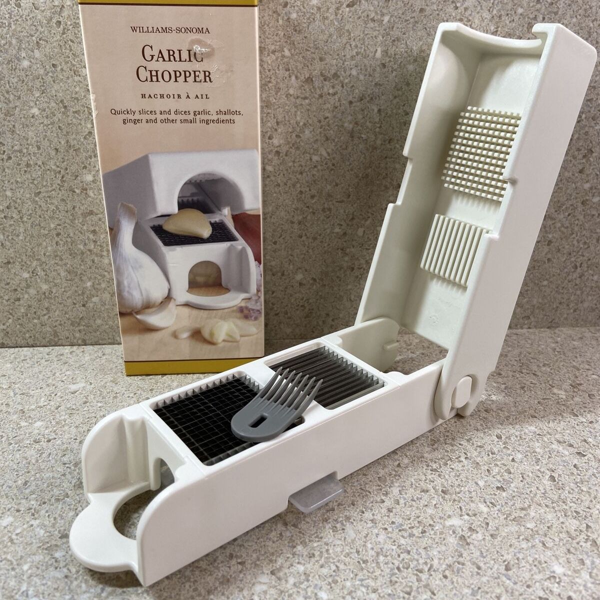Williams-Sonoma Manual Garlic Chopper Quickly slices and dices garlic shallots ginger and other small ingredients