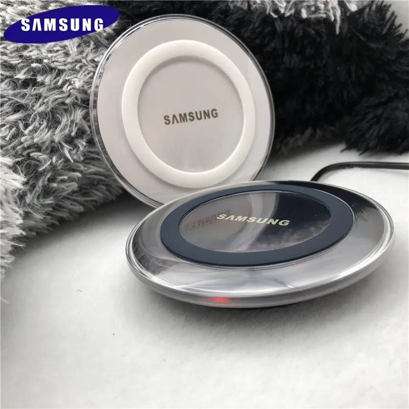 Samsung Qi Certified Wireless Charging Pad with 2A Wall Charger- Supports charging on Qi compatible smartphones including the Samsung Galaxy S8, S8+, Note 8, Apple iPhone 8, iPhone 8 Plus, and iPhone X (US Version)