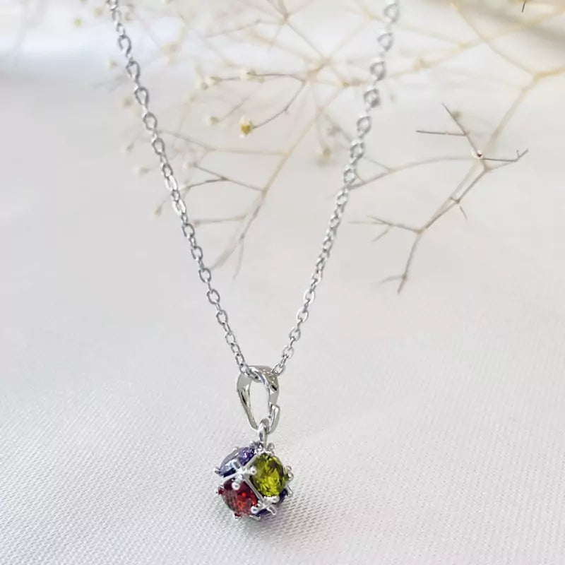 💎 Elegant Multicolor Gemstone Pendant Necklace – Timeless Beauty